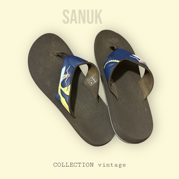 🩴🩴 Men’s Sanuk flip flops w a surfer on outer strap size 12 - Picture 2 of 3